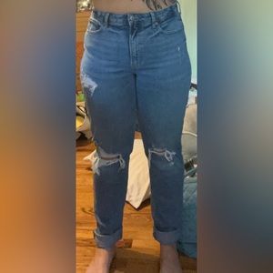 Old navy, size 14 tall, high rise curvy o.g straight jeans with rips.